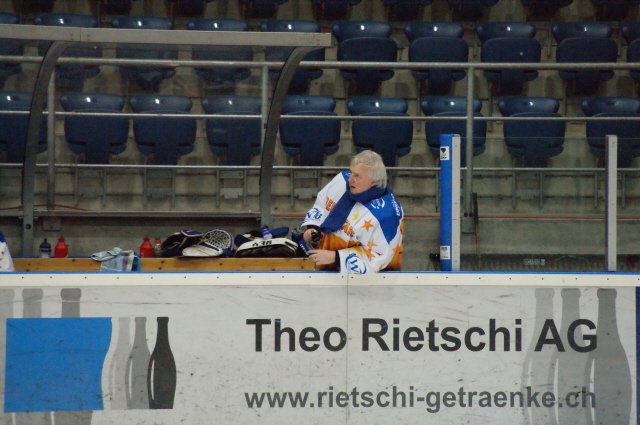 Urs hat nach dem halben Spiel beim Stand von 3:2 Pascal im Tor Platz gemacht