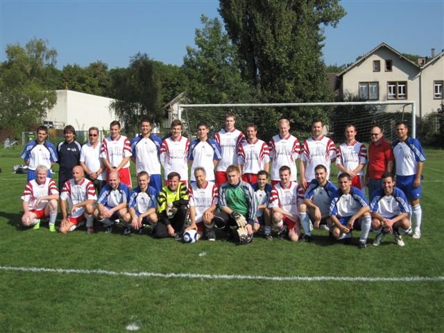 Gruppenfoto vor dem Spiel.