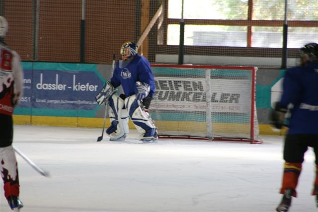 Goalie im ersten Drittel ist Urs